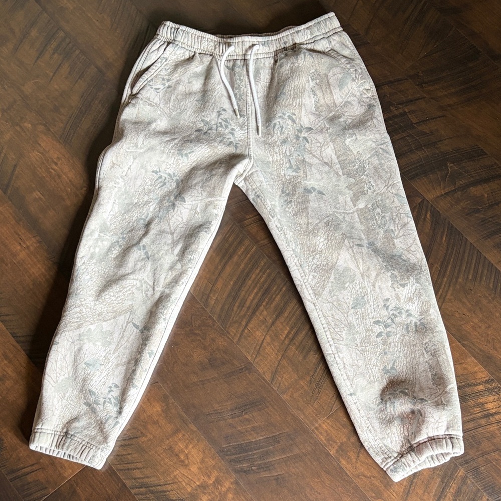 Abercrombie & Fitch Light Gray Floral Pattern Joggers